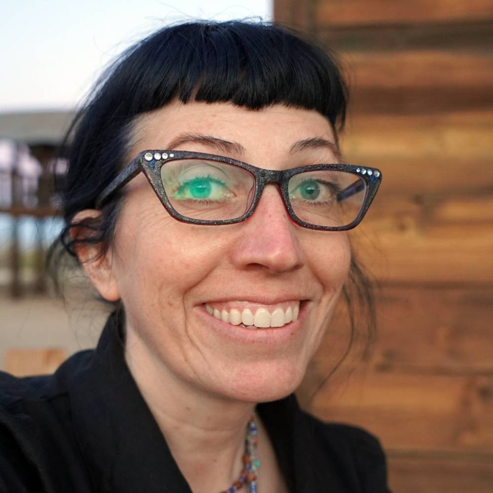 👋 Danielle Vincent's my name. Vintage cowgirl style's my game.